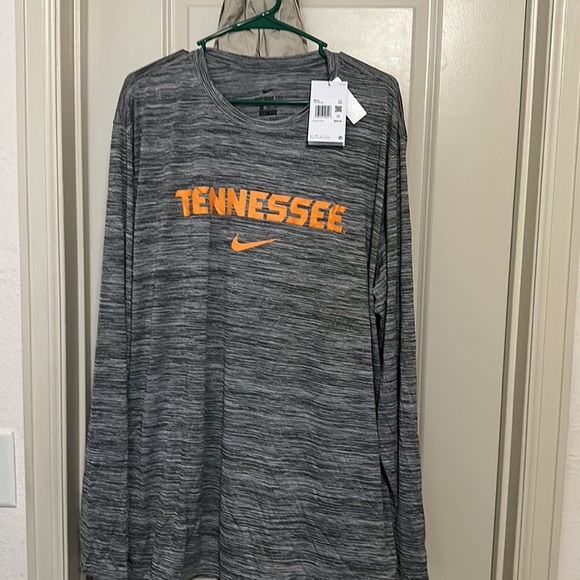 Men’s 2X University of Tennessee Long Sleeve Dri-Fit NWT - Picture 4 of 4